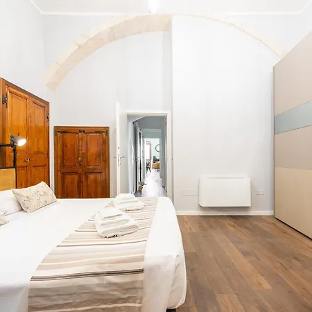 Domu Restituta - Stylish Flat In Old Town Apartman
