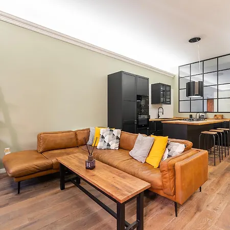 Domu Restituta - Stylish Flat In Old Town דירה